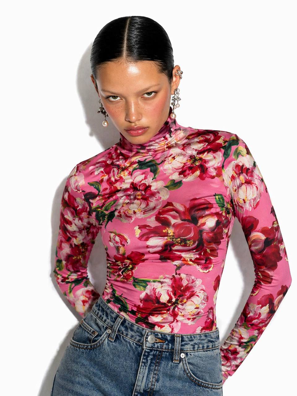 Beatle Peonía Rose | Bad Sisters - look con modelo