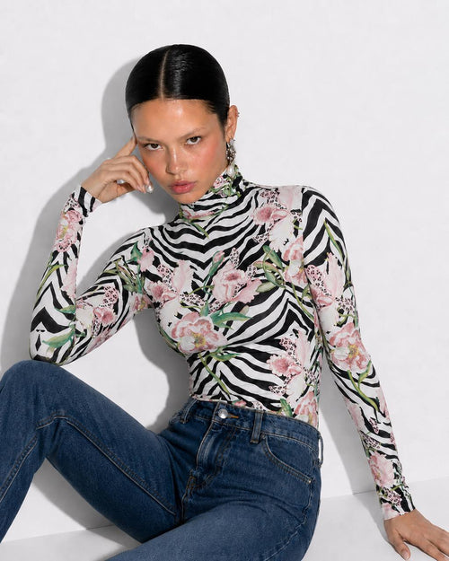 Beatle Orquídea | Bad Sisters - look con modelo