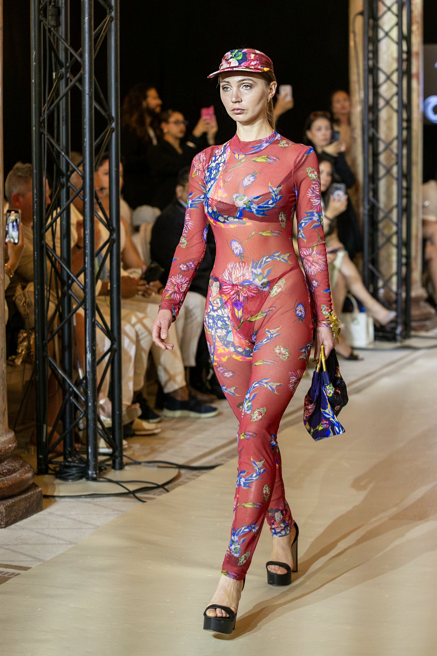 Catsuit de malla “segunda piel” con arte pintado a mano - edición limitada