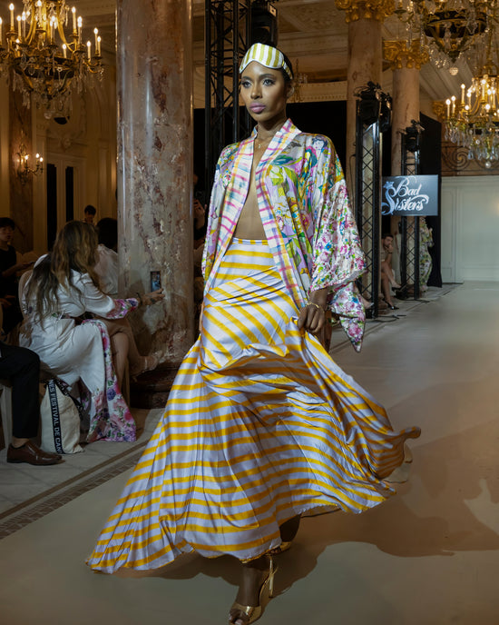 Falda semi plato rayas amarillas