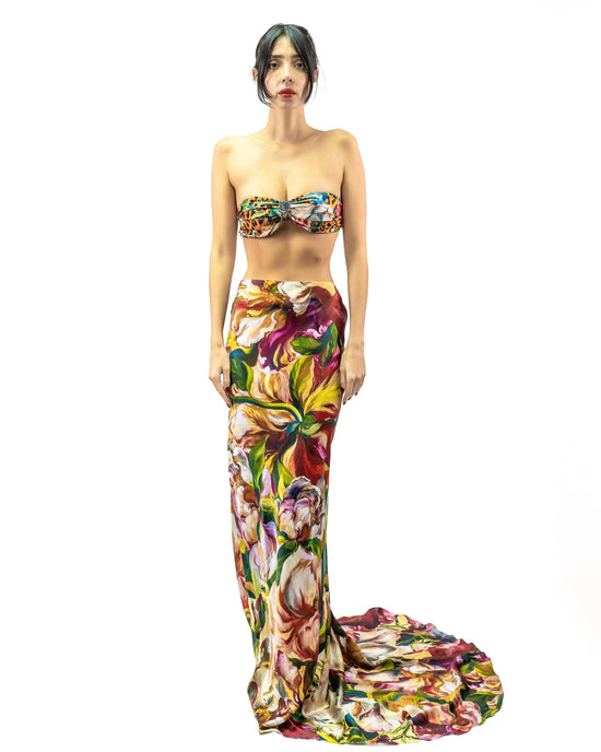 FALDA LARGA CON COLA