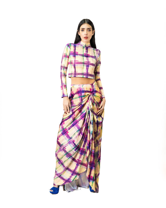 FALDA SEMI PLATO CON COLA RECOGIDA ESCOCESA