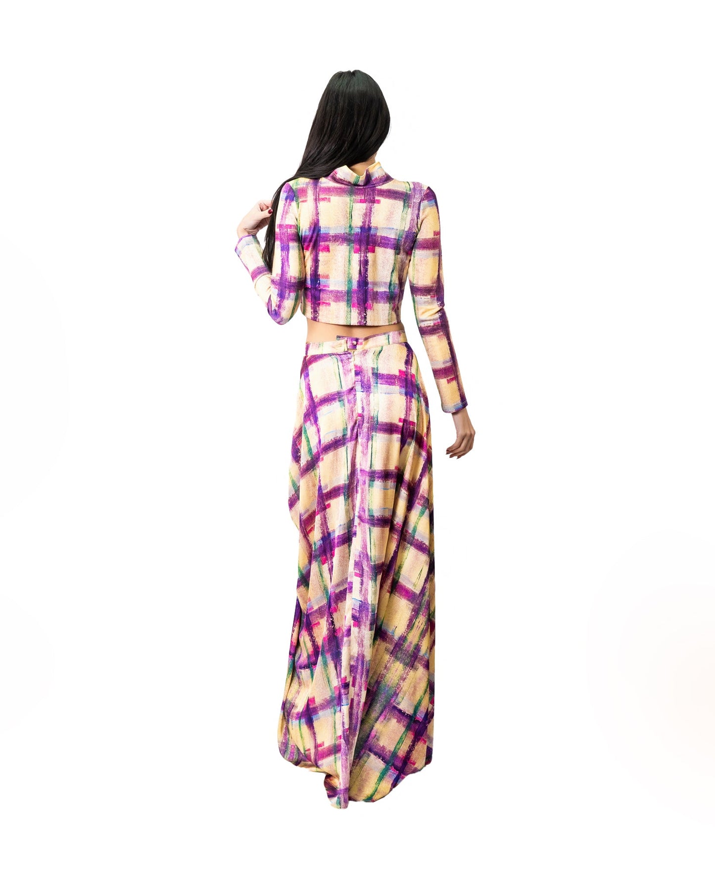 FALDA SEMI PLATO CON COLA RECOGIDA ESCOCESA