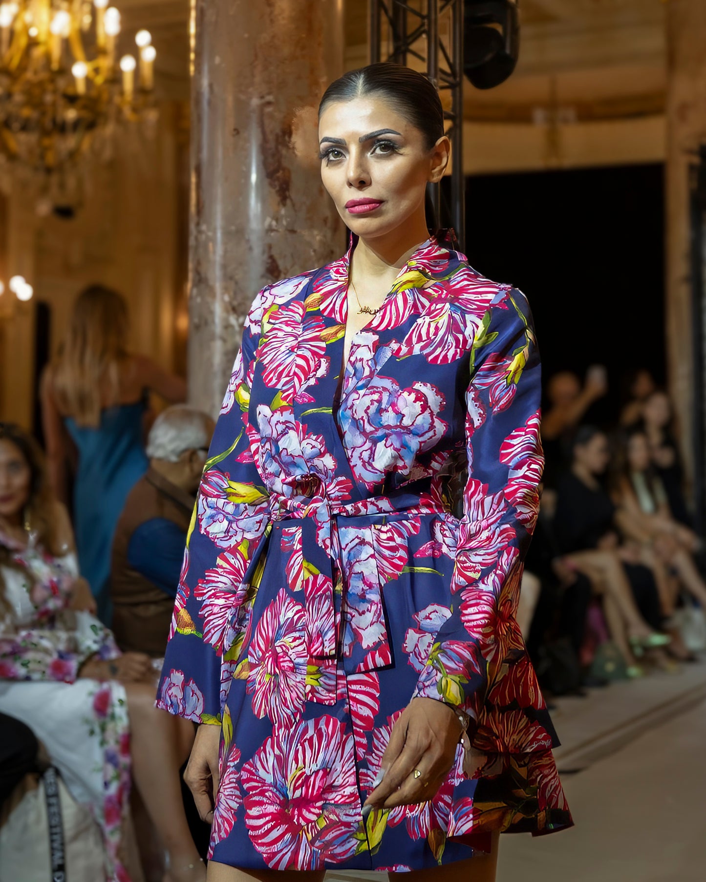 Blazer-vestido corto diseño pintado a mano edición limitada