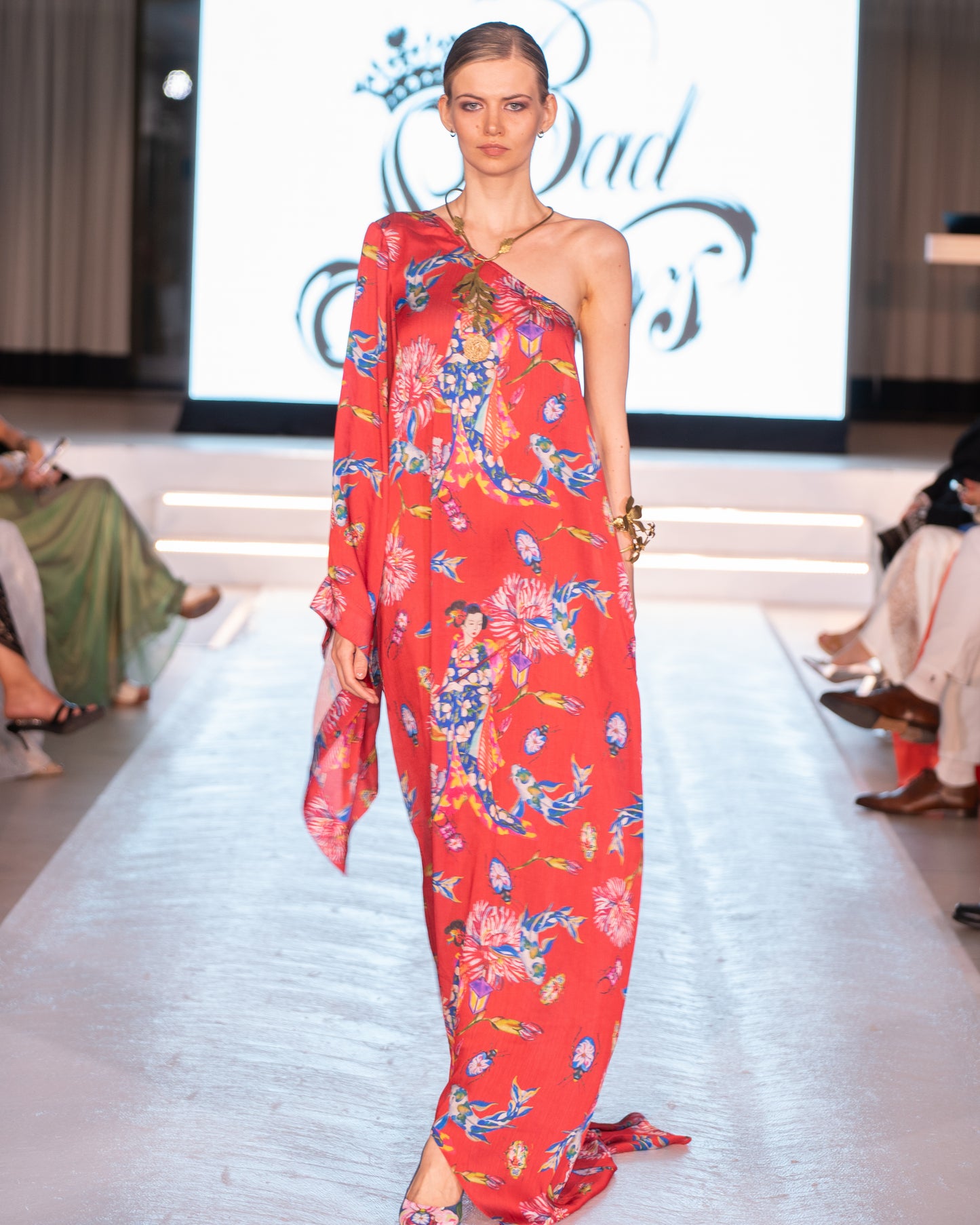 Vestido asimétrico 100% seda burdeo