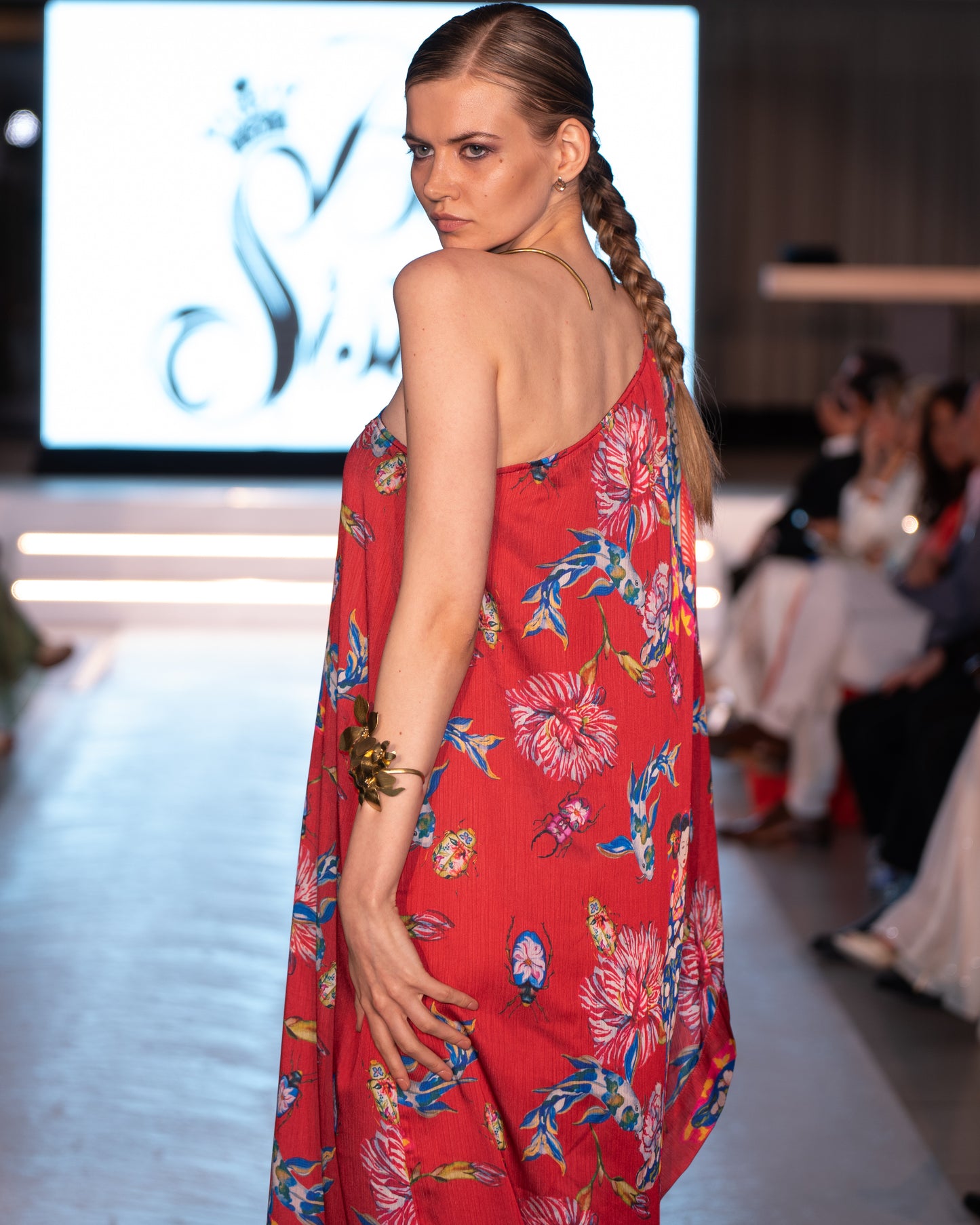 Vestido asimétrico 100% seda burdeo