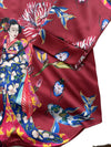 Detalle de puño y estampado Geisha Rojo pintado a mano