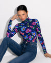 Beatle Blue Garden | Bad Sisters - look con modelo
