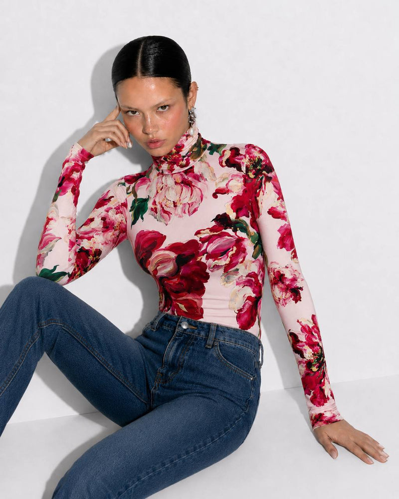 Beatle Rose Pink | Bad Sisters - look con modelo