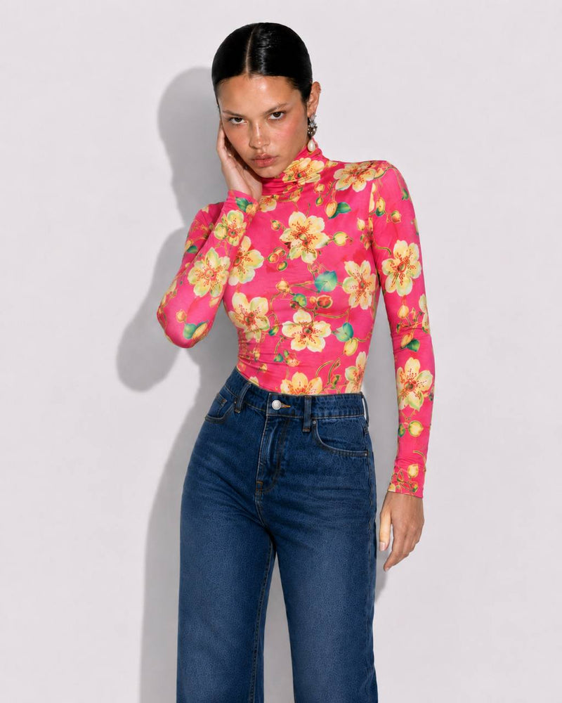 Beatle Orquídea Pink | Bad Sisters - look con modelo