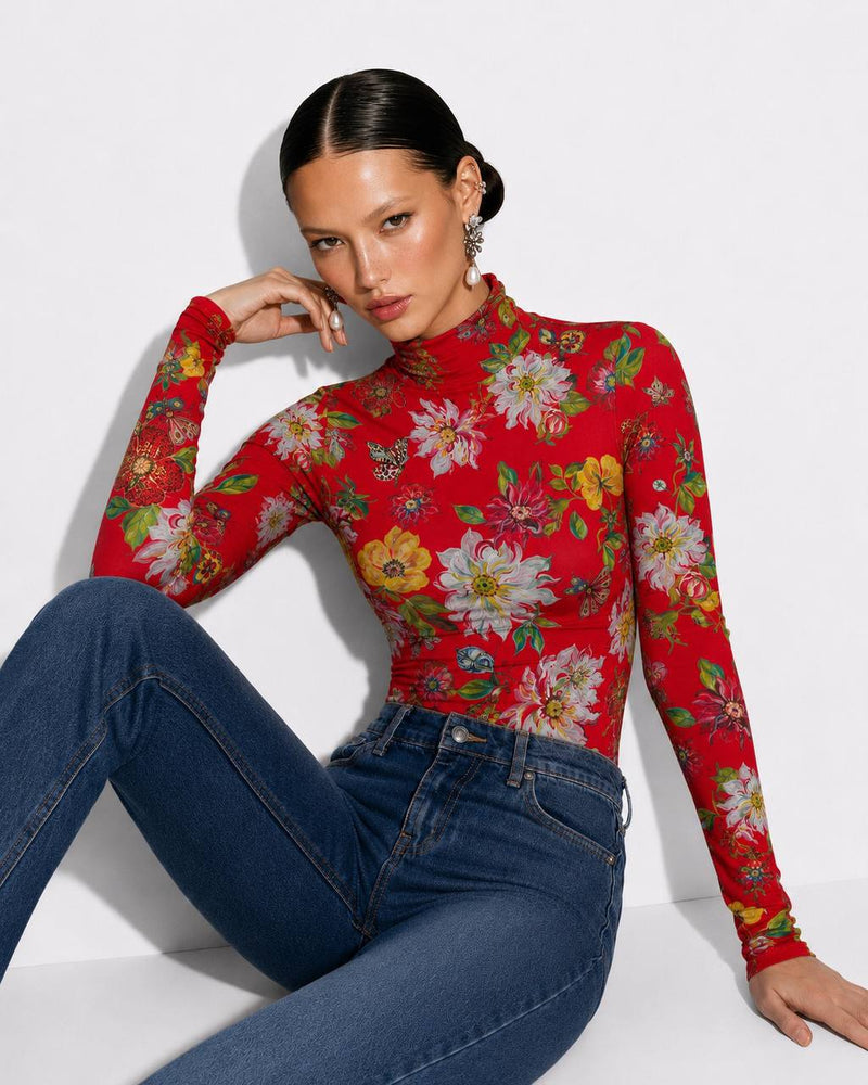 Beatle Red Garden | Bad Sisters - look con modelo