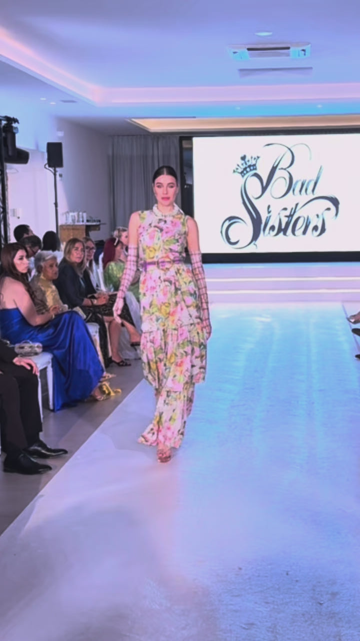 Cargar y reproducir el video en el visor de la galería, Vestido largo de lino estampado  geisha Rose
