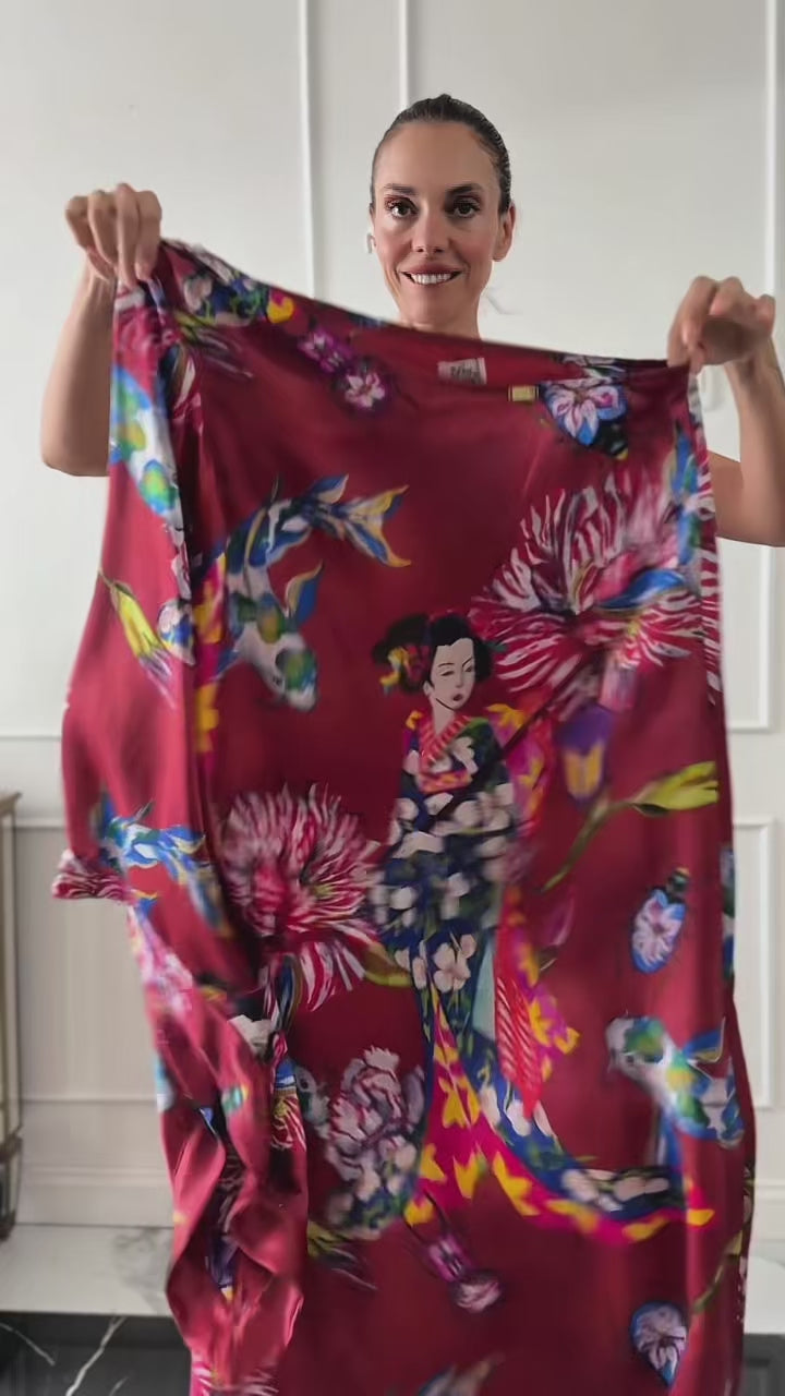 Cargar y reproducir el video en el visor de la galería, Vestido asimétrico 100% seda burdeo
