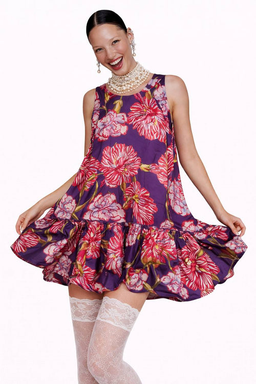 Vestido tutú seda claveles Bad Sisters portada