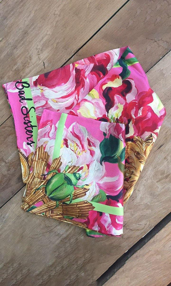 Pañuelo Rosas Rosado - Bad Sisters Design